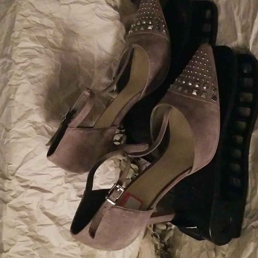 ☆☆Final Price☆☆ BCBGeneration Gray Suede Ankle Strap Heels Size 10M - Picture 3 of 10